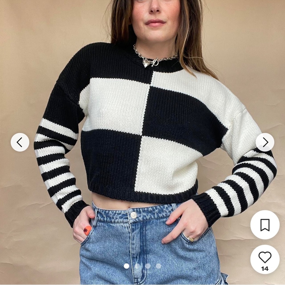 Steve Madden Black & White Checkerboard Cropped Crew Sweater